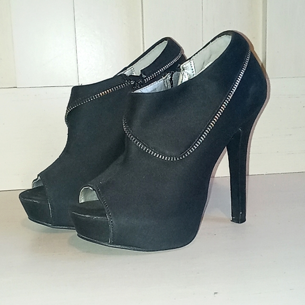 Peep toe heels